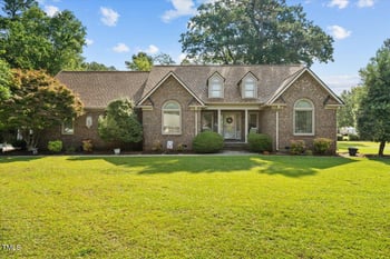 5924 Finish Line Dr, Hope Mills, NC 28348