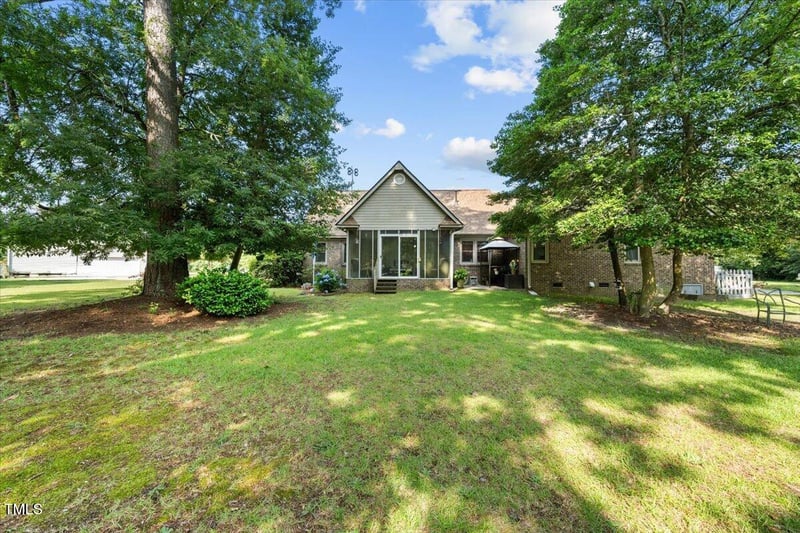 5924 Finish Line Dr, Hope Mills, NC 28348