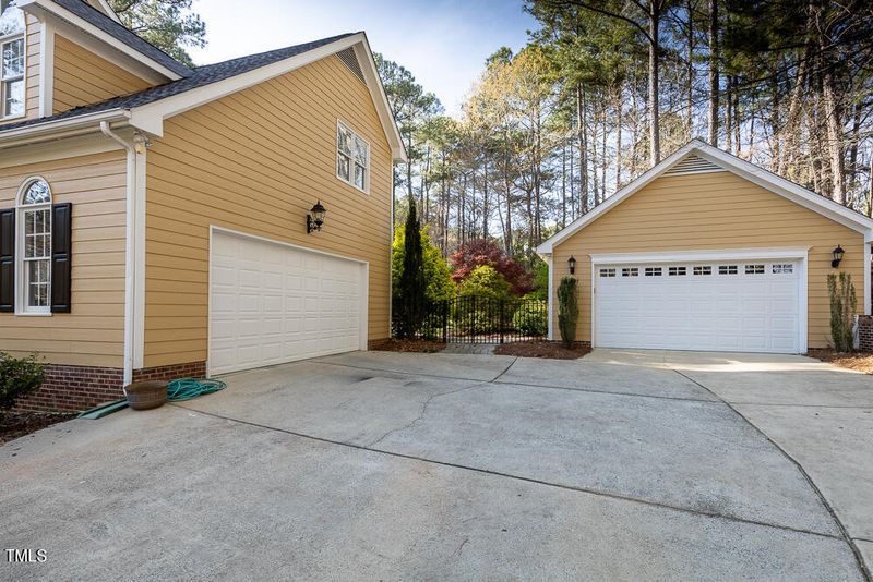 5924 N Hawthorne Way, Raleigh, NC 27613