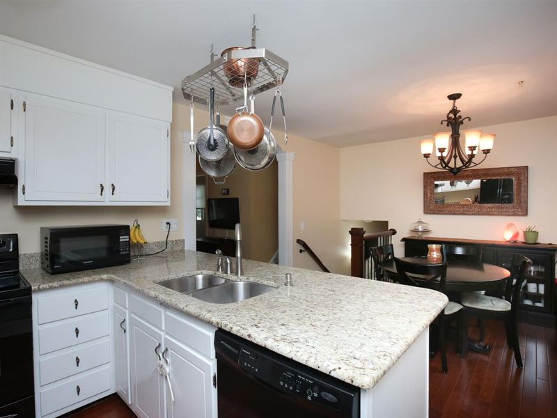 5924 Hills Dr, Raleigh, NC 27609