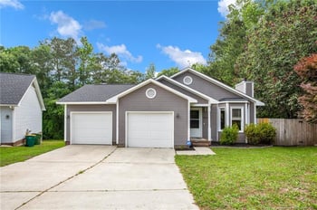 5924 Lively Ct, Fayetteville, NC 28306