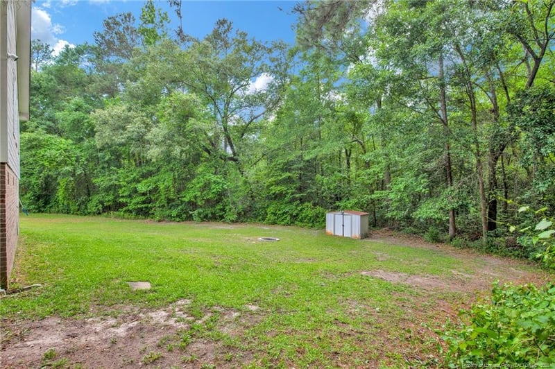 5924 Lively Ct, Fayetteville, NC 28306