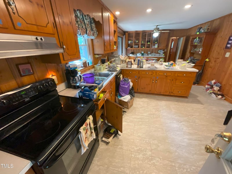 5924 Woodcrest Dr, Raleigh, NC 27603