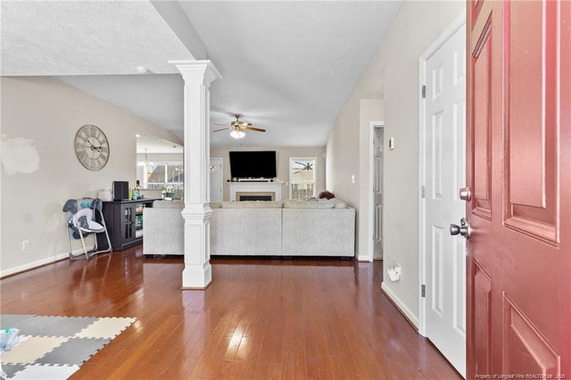 5925 Blue Sky Ln, Hope Mills, NC 28348