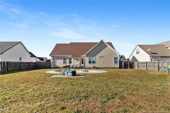 5925 Blue Sky Ln, Hope Mills, NC 28348