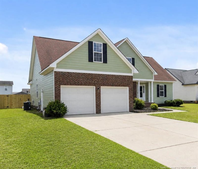 5925 Blue Sky Ln, Hope Mills, NC 28348