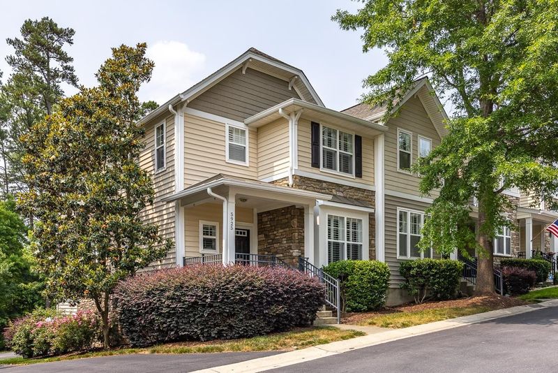 5925 Hourglass Ct, Raleigh, NC 27612