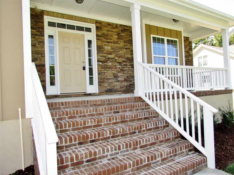 5925 Lunenburg Dr, Raleigh, NC 27603