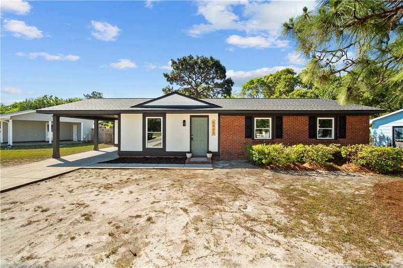 5925 Richfield Ave, Hope Mills, NC 28348