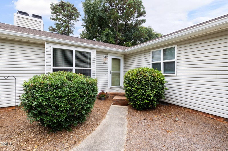 5925 Suncreek Ct, Raleigh, NC 27606