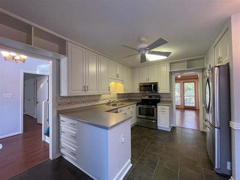 5926 Carmel Ln, Raleigh, NC 27609