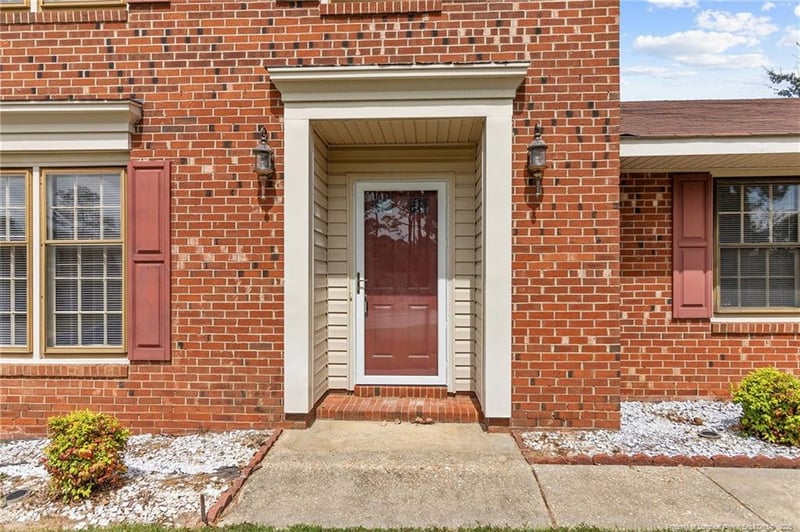 5926 Lakeridge Dr, Fayetteville, NC 28304
