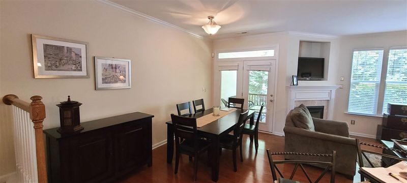 5928 Chivalry Ct, Raleigh, NC 27612