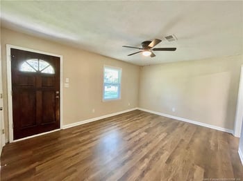 5929 Spinner Rd, Hope Mills, NC 28348