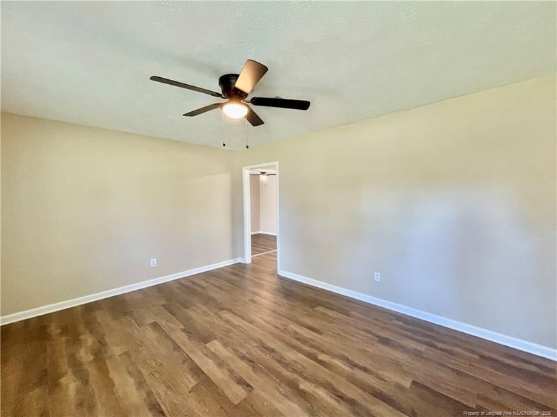 5929 Spinner Rd, Hope Mills, NC 28348
