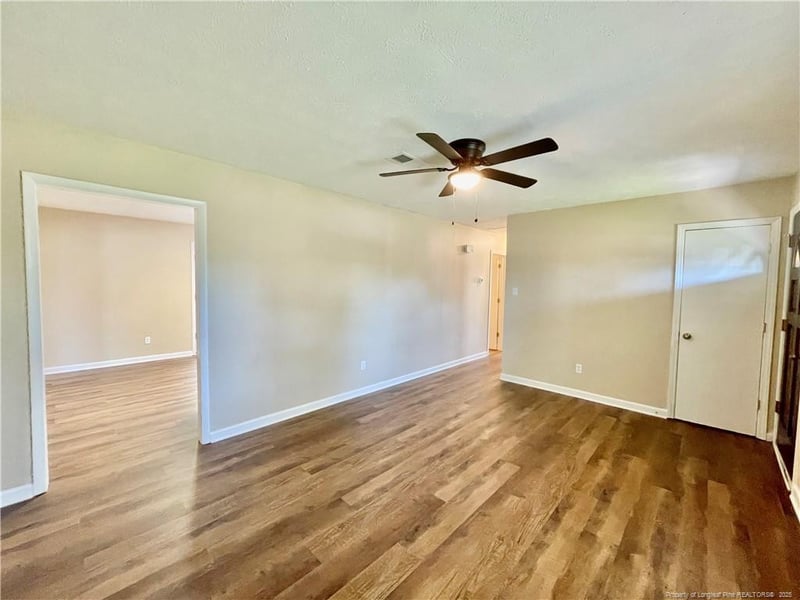 5929 Spinner Rd, Hope Mills, NC 28348