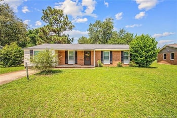5929 Spinner Rd, Hope Mills, NC 28348