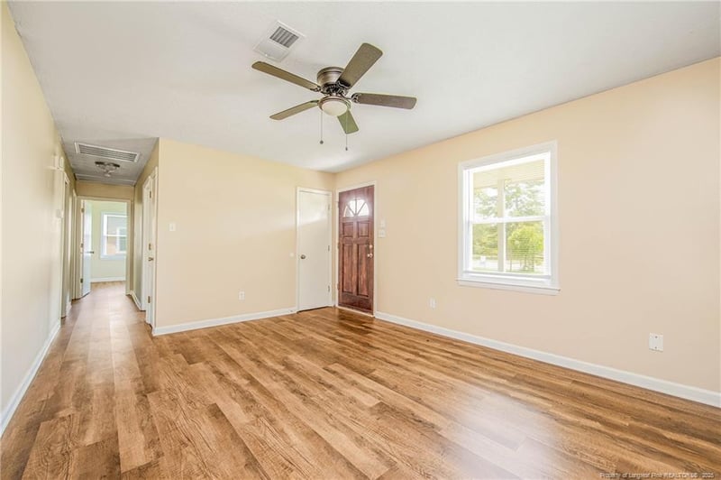 5929 Spinner Rd, Hope Mills, NC 28348