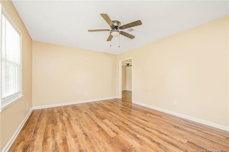5929 Spinner Rd, Hope Mills, NC 28348