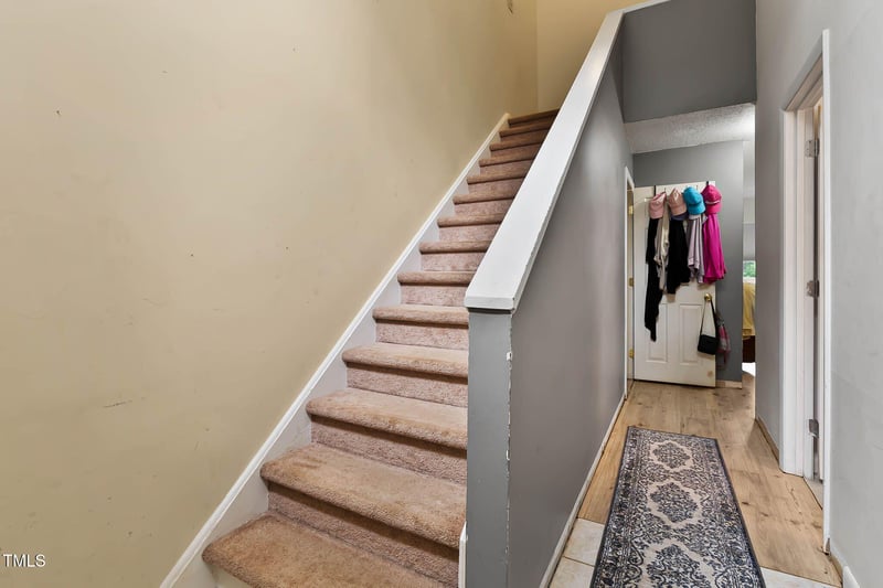 5931 Farm Gate Rd, Raleigh, NC 27606