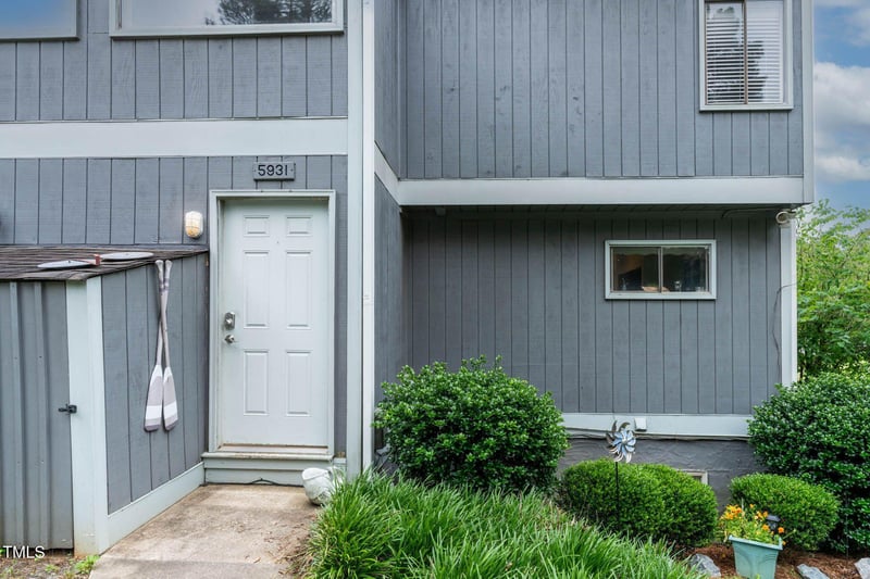 5931 Farm Gate Rd, Raleigh, NC 27606