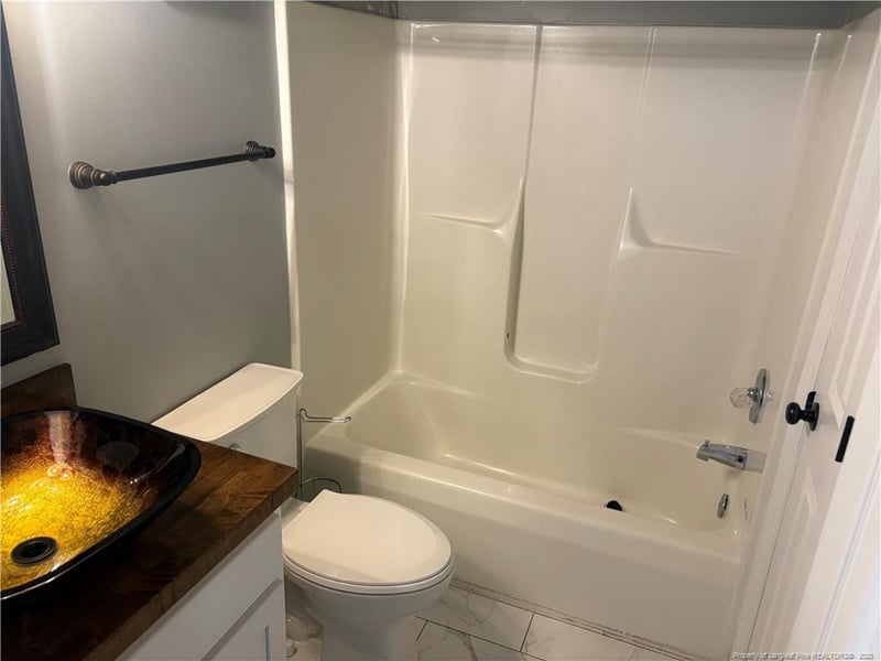 5931 Gist Pl, Fayetteville, NC 28306