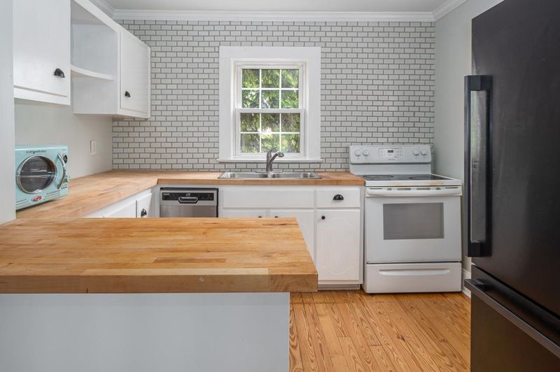5932 Church Rd, Graham, NC 27253