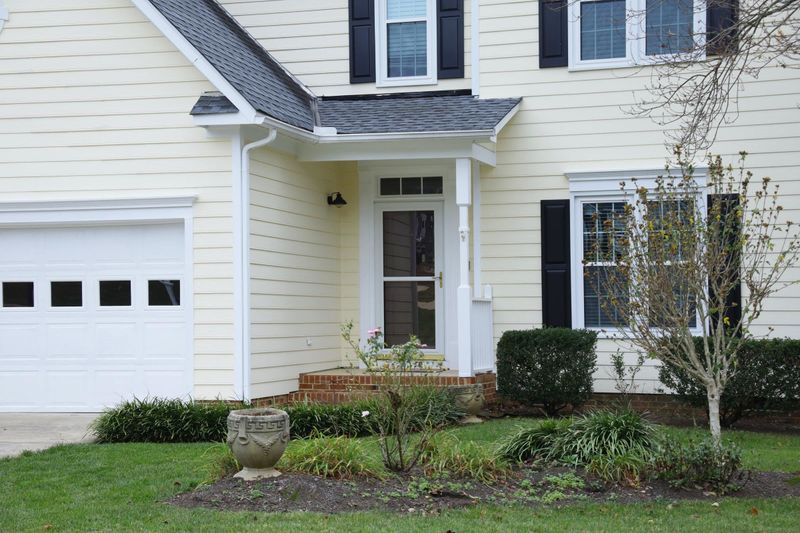 5932 Eaglesfield Dr, Raleigh, NC 27613