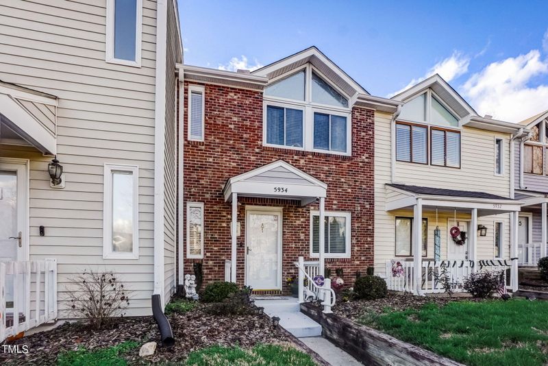 5934 Shady Grove Cir, Raleigh, NC 27609