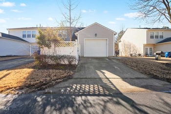 5935 Neuse Wood Dr, Raleigh, NC 27616