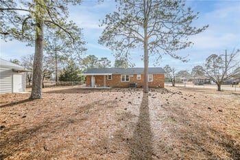 5936 Fairway Dr, Hope Mills, NC 28348