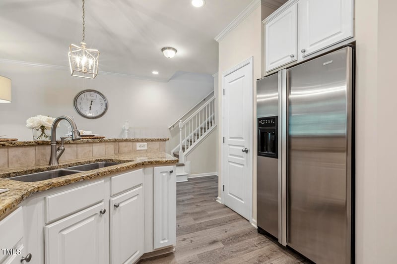 5936 Hourglass Ct, Raleigh, NC 27612