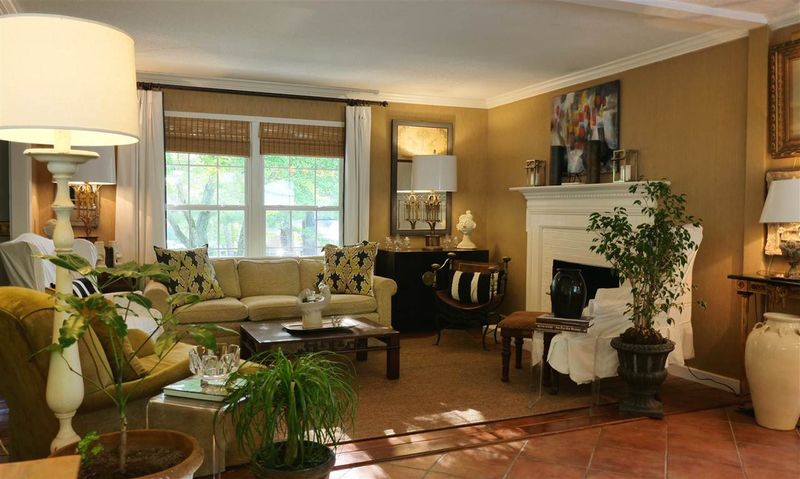 5936 Wintergreen Dr, Raleigh, NC 27609