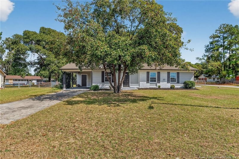 5937 Spinner Rd, Hope Mills, NC 28348