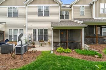 5938 Hourglass Ct, Raleigh, NC 27612