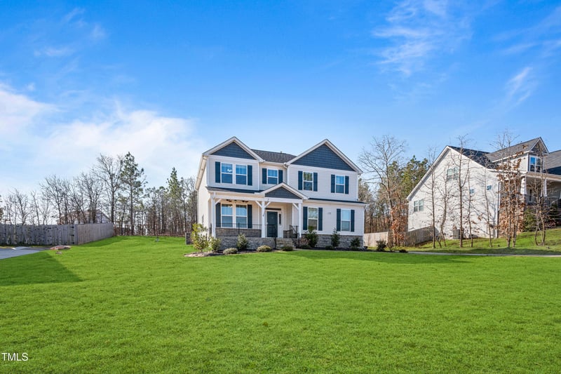 594 Executive Dr, Lillington, NC 27546
