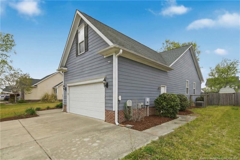 5940 Blue Sky Ln, Hope Mills, NC 28348