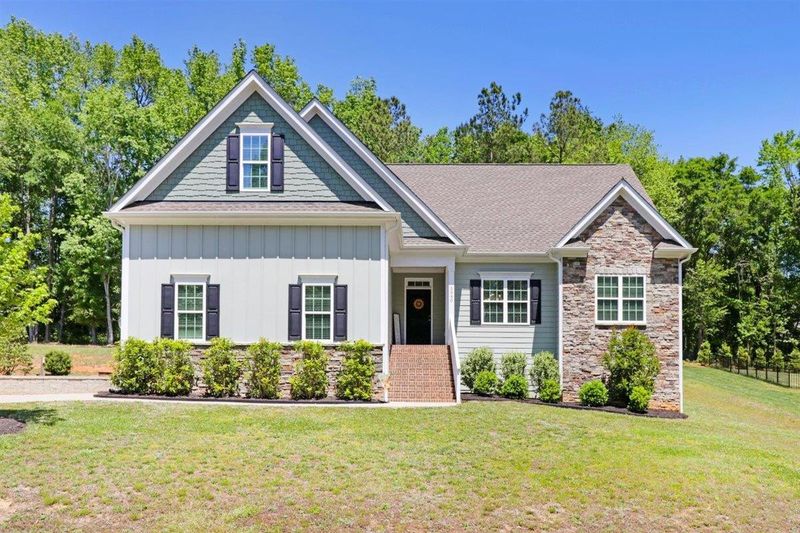 5940 Lunenburg Dr, Raleigh, NC 27603