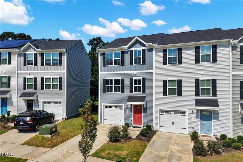 5941 River Landings Dr, Raleigh, NC 27616