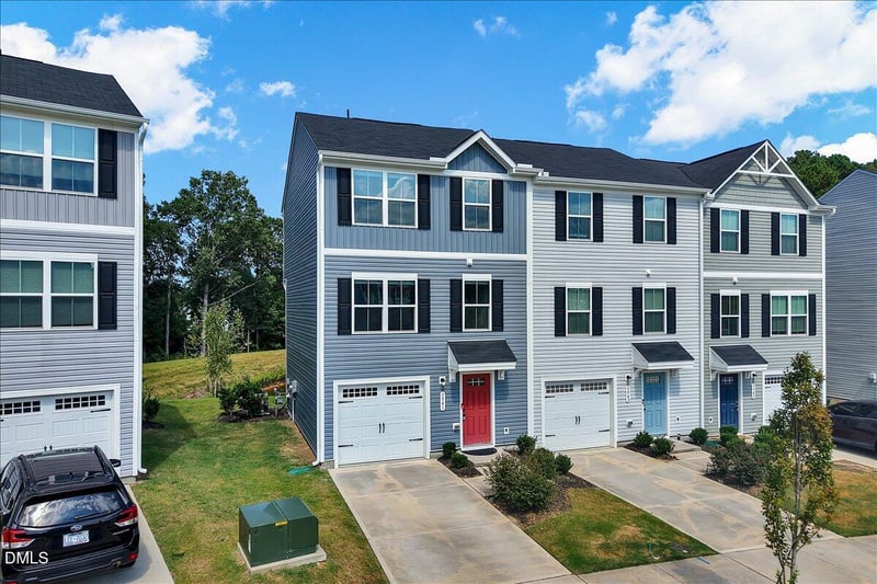 5941 River Landings Dr, Raleigh, NC 27616