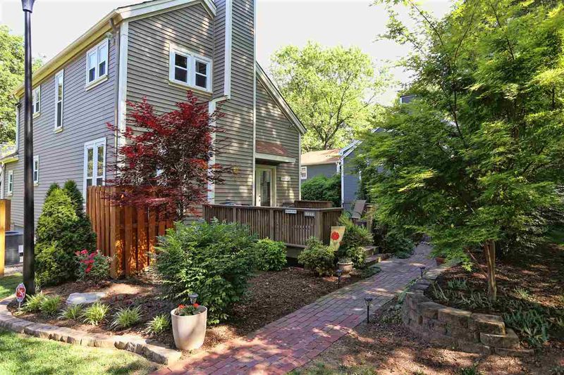 5944 Sentinel Dr, Raleigh, NC 27609
