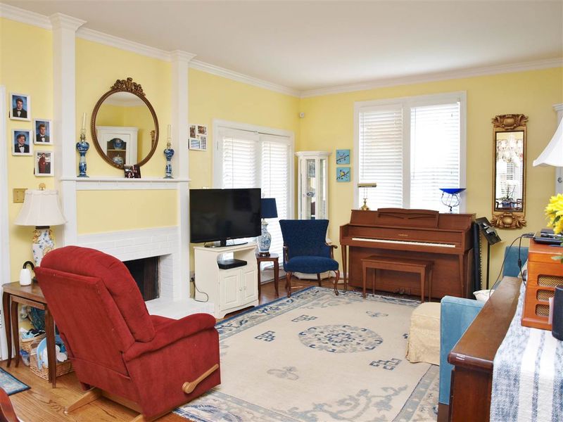 5945 Sentinel Dr, Raleigh, NC 27609