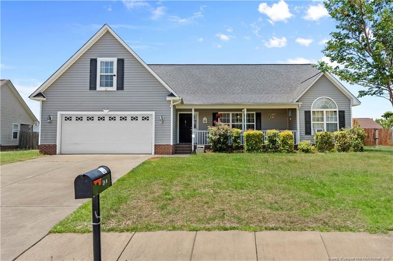 5946 Lillytrotter Dr, Hope Mills, NC 28348