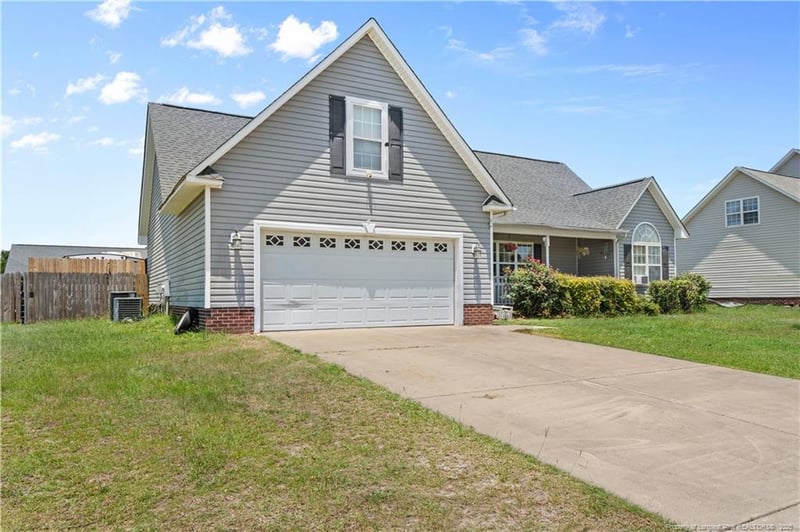 5946 Lillytrotter Dr, Hope Mills, NC 28348