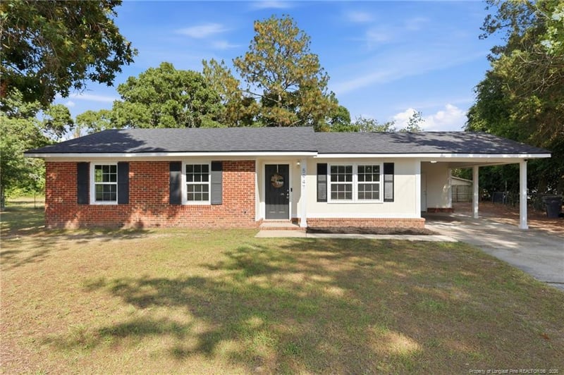 5947 Spinner Rd, Hope Mills, NC 28348