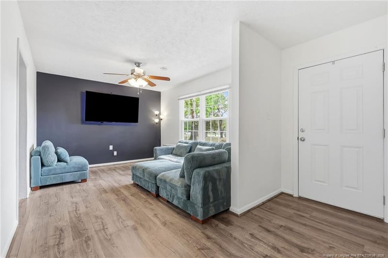 5947 Spinner Rd, Hope Mills, NC 28348