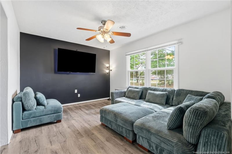 5947 Spinner Rd, Hope Mills, NC 28348