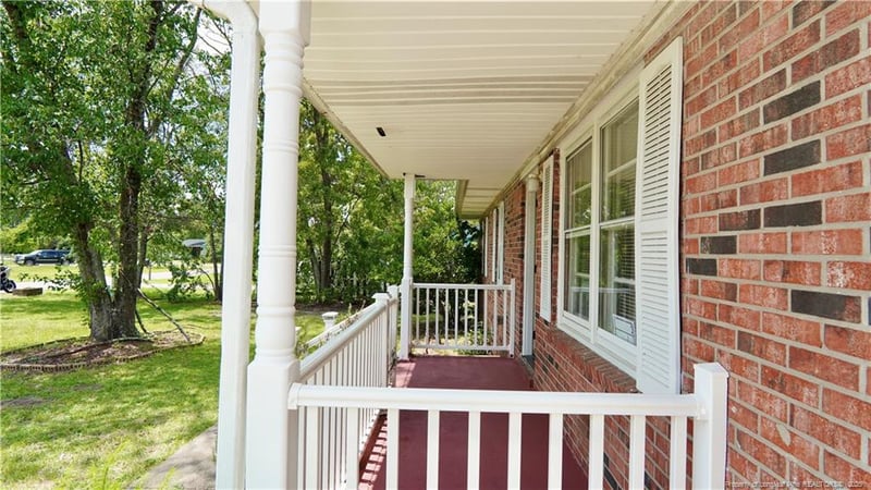 5948 Lexington Dr, Hope Mills, NC 28348