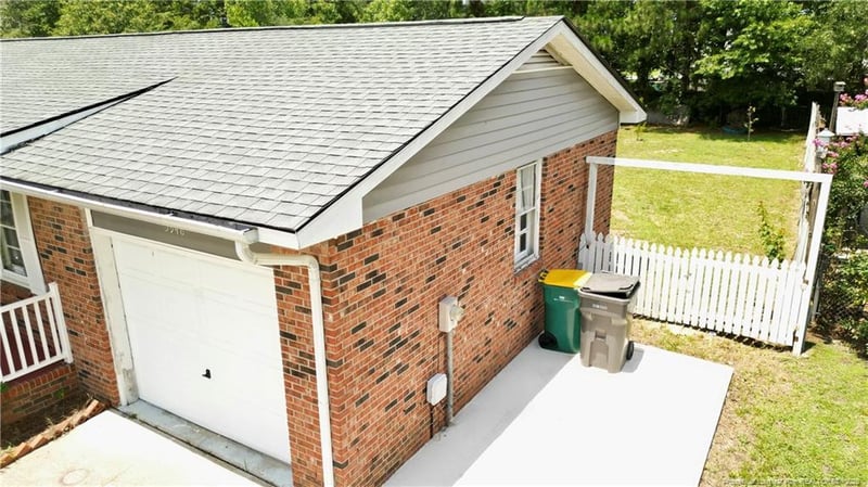 5948 Lexington Dr, Hope Mills, NC 28348