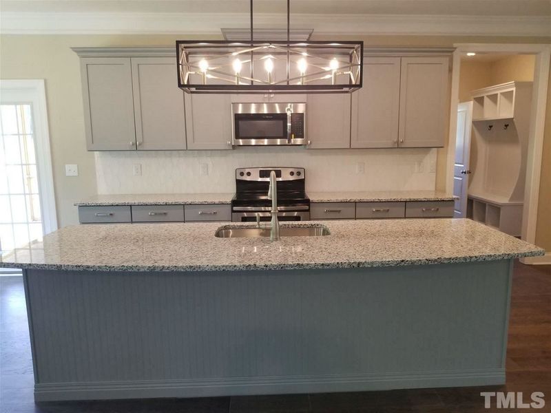 5948 Lunenburg Dr, Raleigh, NC 27603